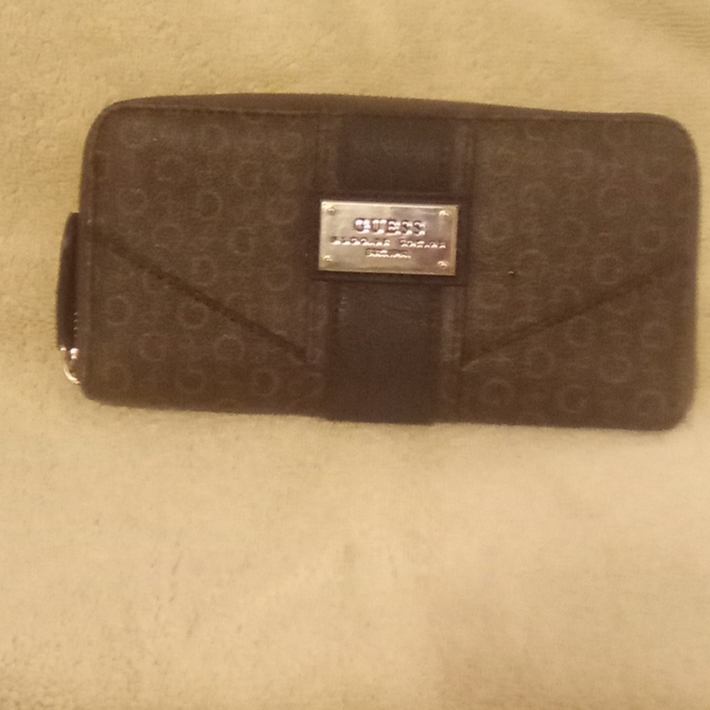 Guess Logo Large Zip-around Wallet